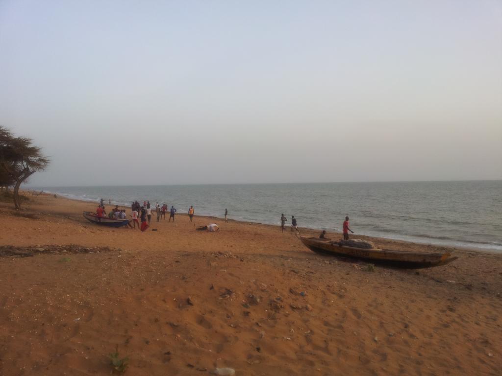 Keur Baboune M'Bour Camera foto